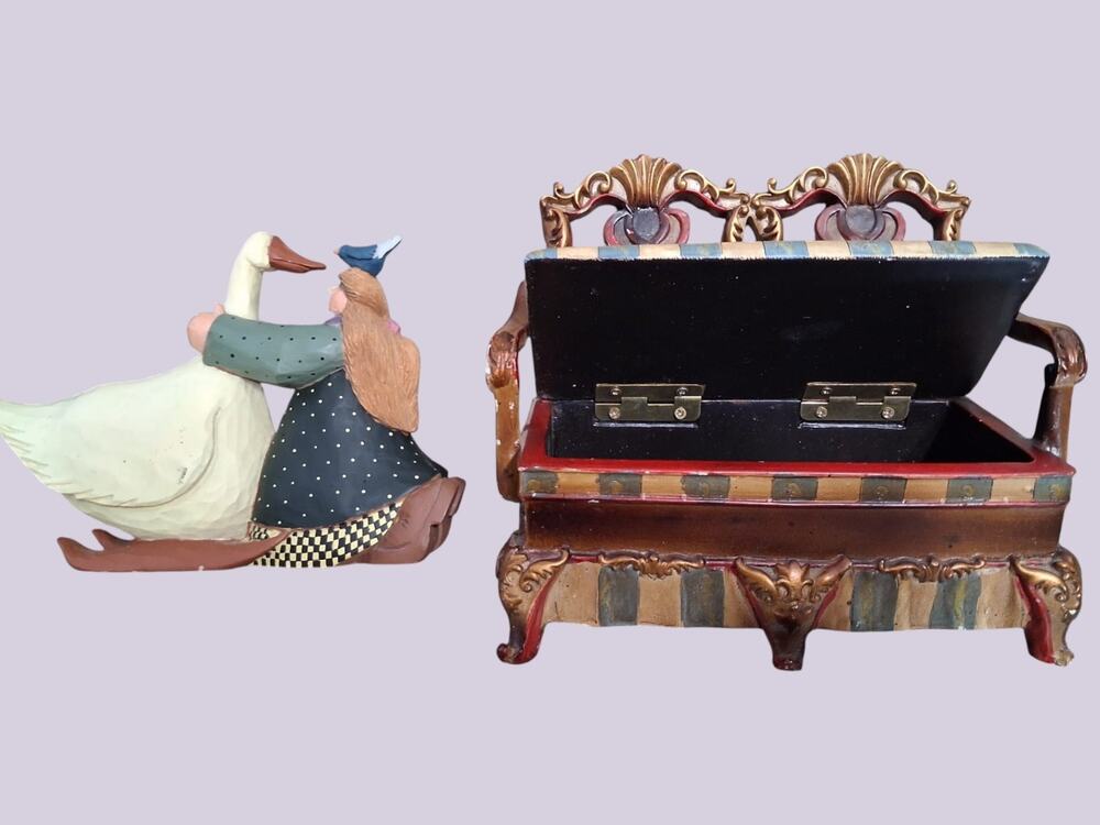 Vintage Decorative Lot Williraye Studio WW278 Swan Figurine & Victorian Bench Je